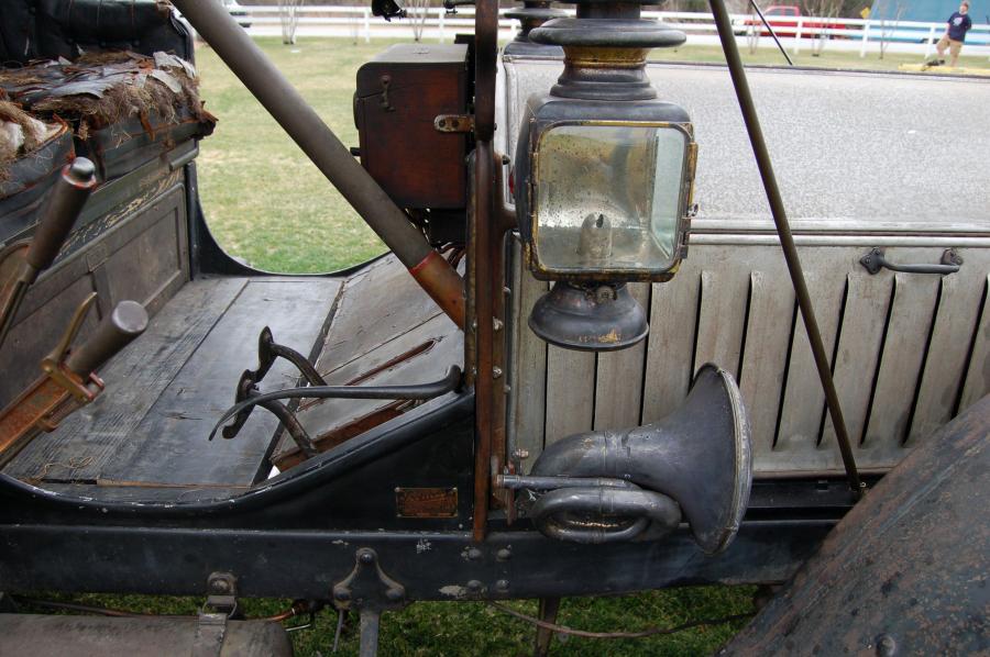 Интерьер Peerless Model 19 7-Passenger Touring Car 1909 года  (фото 7 из 12)